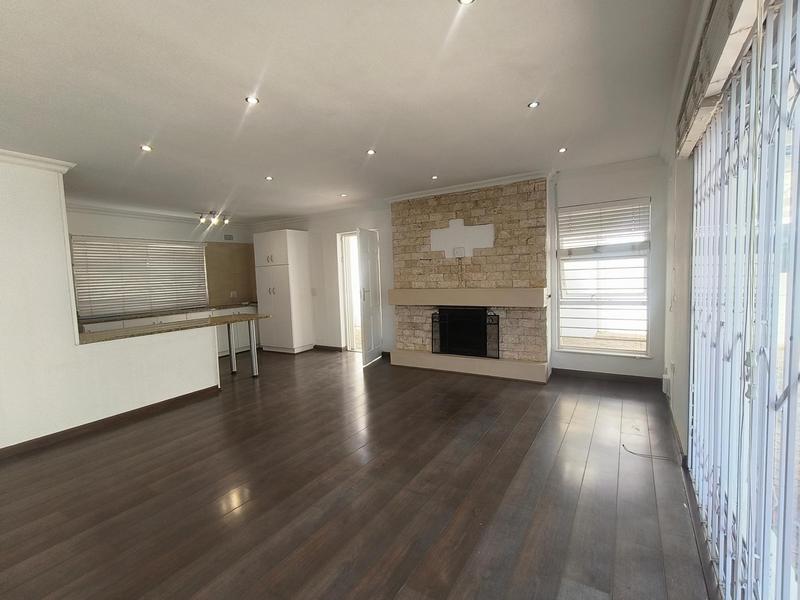 To Let 4 Bedroom Property for Rent in Table View Western Cape
